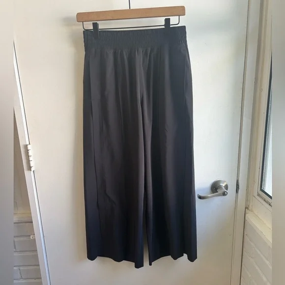 Lululemon Wanderer Culotte 6 Athleisure streetwear yoga workout‎ minimalist - Picture 3 of 9